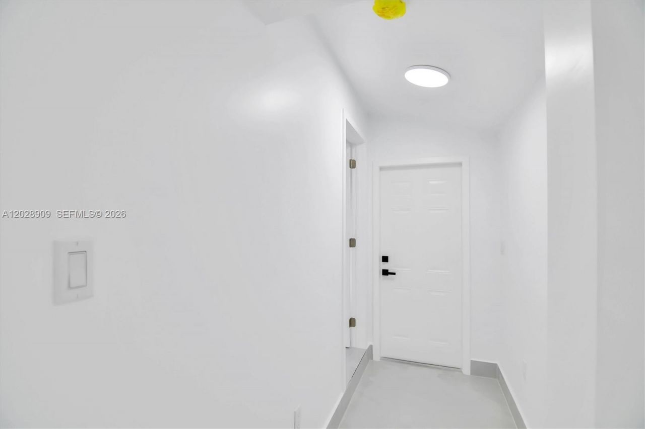85 SW 30th Ave , Miami, FL 33135 Photo