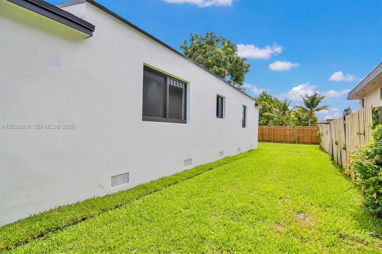 85 SW 30th Ave , Miami, FL 33135 Photo