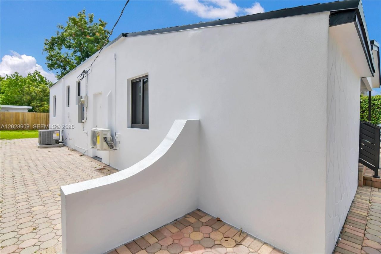 85 SW 30th Ave , Miami, FL 33135 Photo
