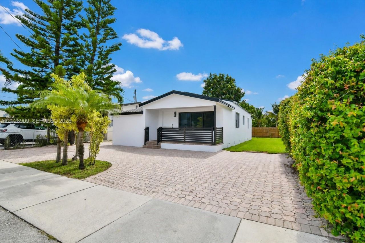 85 SW 30th Ave , Miami, FL 33135 Photo