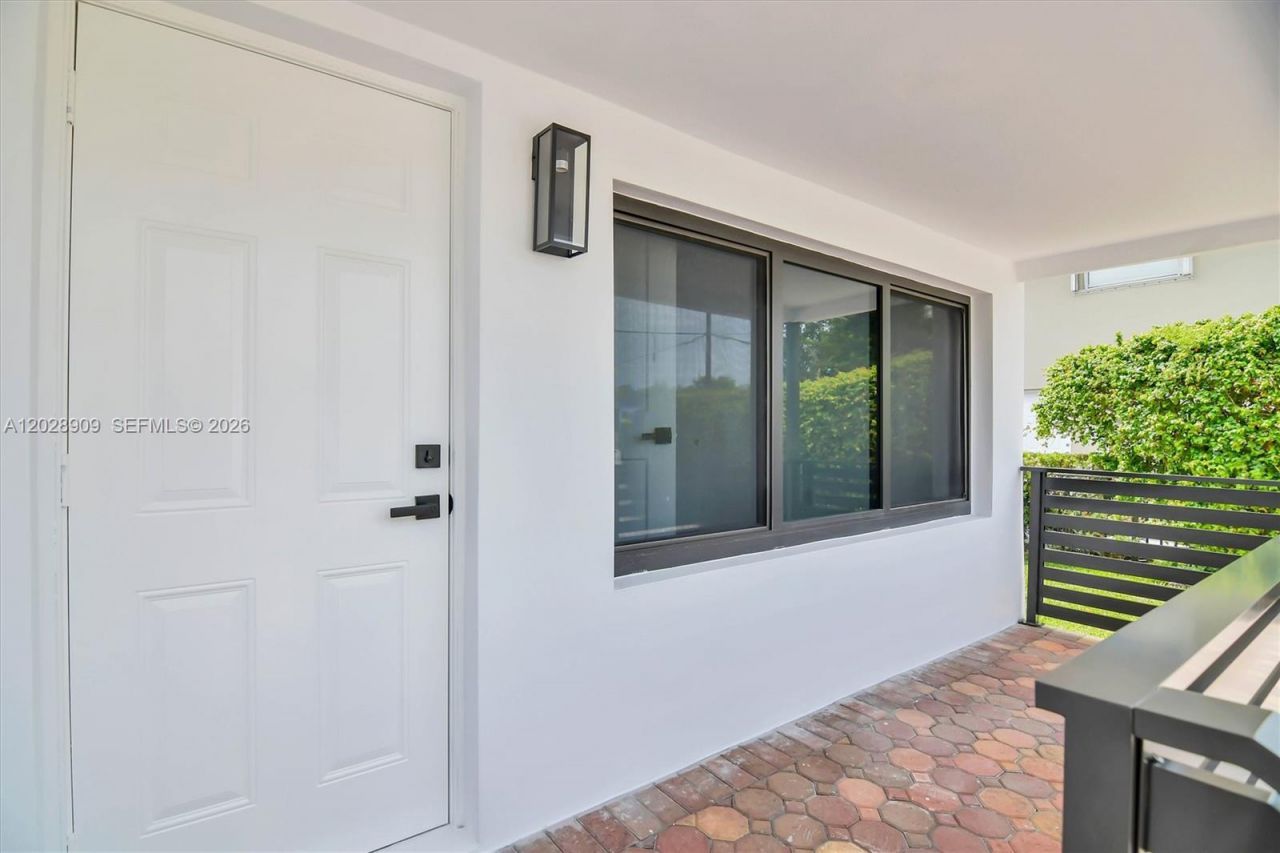 85 SW 30th Ave , Miami, FL 33135 Photo