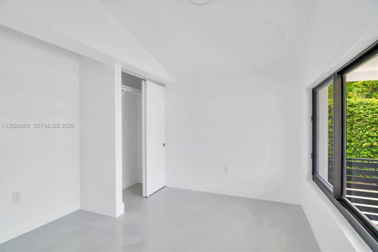 85 SW 30th Ave , Miami, FL 33135 Photo