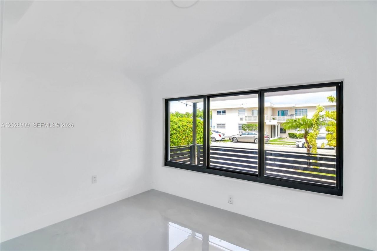 85 SW 30th Ave , Miami, FL 33135 Photo