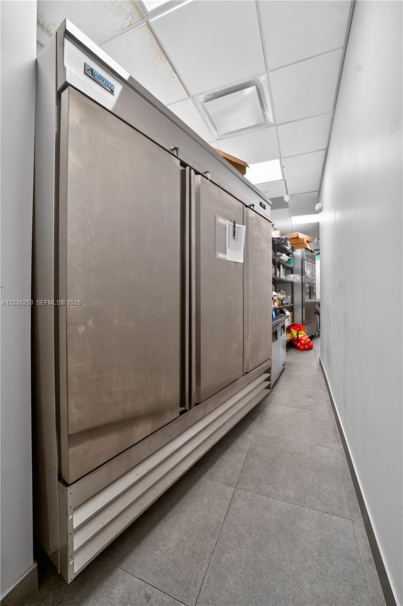 2 S Biscayne Blvd, Miami, FL 33131 Photo