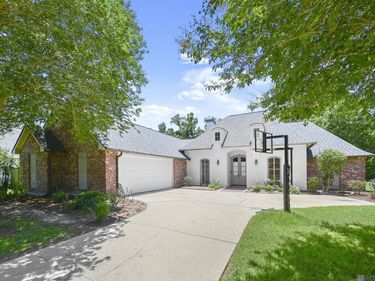 6042 Riverbrook Dr, Baton Rouge, LA 70820