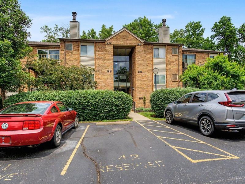 5981 Meadowcreek Drive, Unit 8, Miami Twp, OH 45150 Photo 1