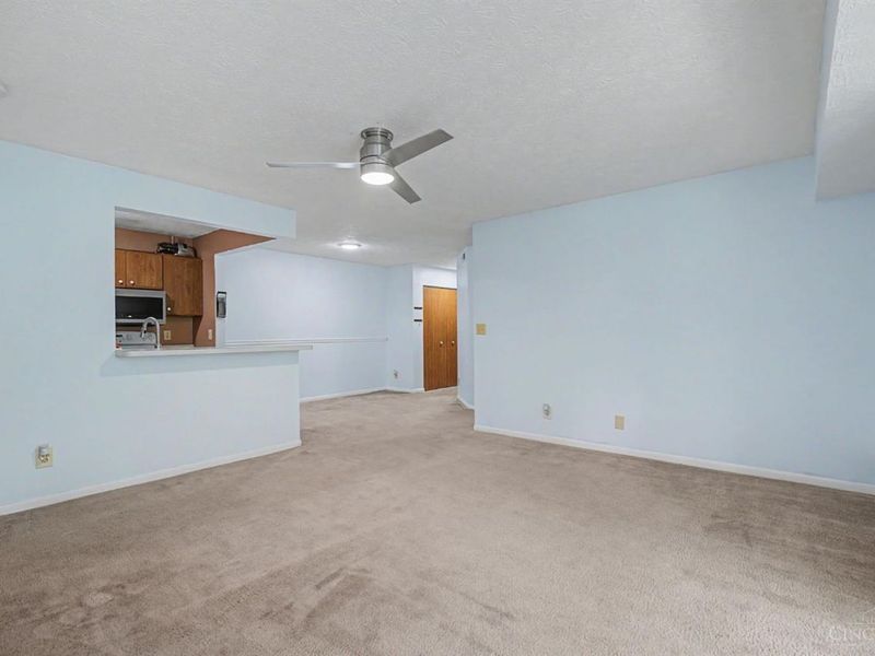 5981 Meadowcreek Drive, Unit 8, Miami Twp, OH 45150 Photo 10