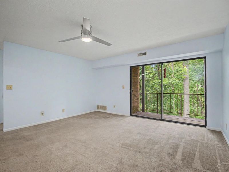 5981 Meadowcreek Drive, Unit 8, Miami Twp, OH 45150 Photo 11