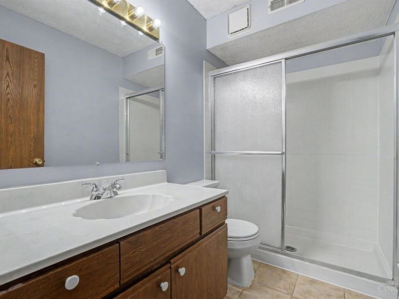 5981 Meadowcreek Drive, Unit 8, Miami Twp, OH 45150 Photo 15