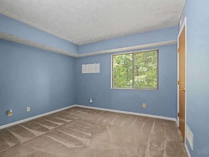5981 Meadowcreek Drive, Unit 8, Miami Twp, OH 45150 Photo 16