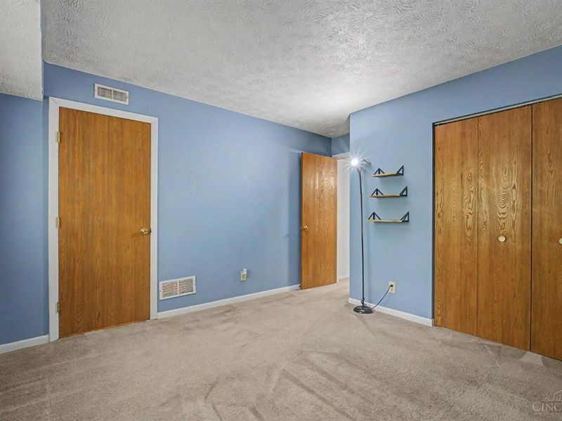 5981 Meadowcreek Drive, Unit 8, Miami Twp, OH 45150 Photo 17
