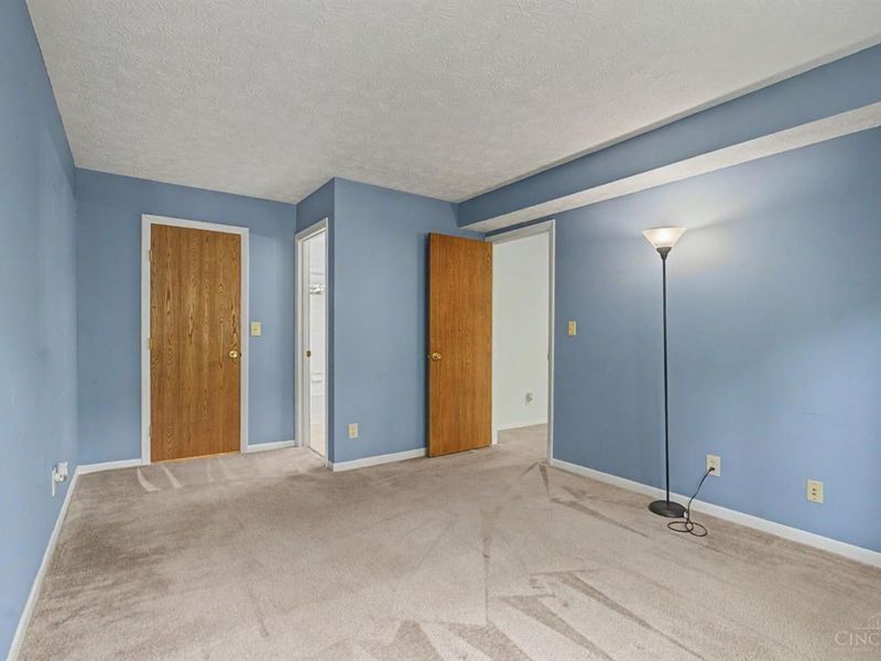 5981 Meadowcreek Drive, Unit 8, Miami Twp, OH 45150 Photo 19