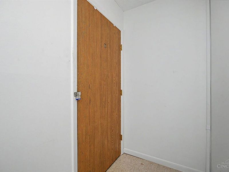 5981 Meadowcreek Drive, Unit 8, Miami Twp, OH 45150 Photo 27