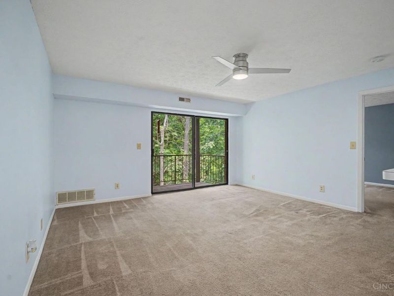5981 Meadowcreek Drive, Unit 8, Miami Twp, OH 45150 Photo 9