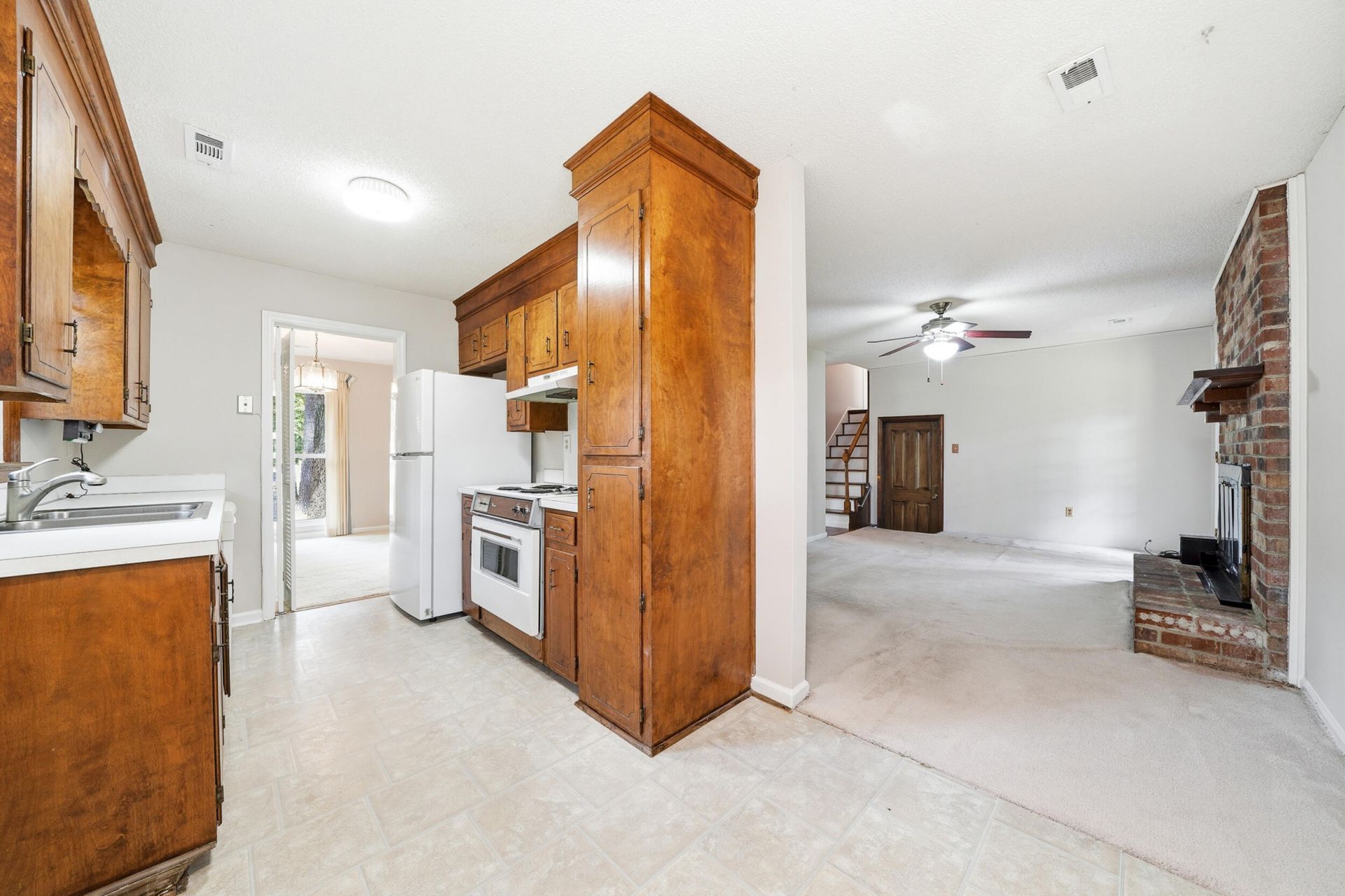 232 Canaberry Circle Photo 14