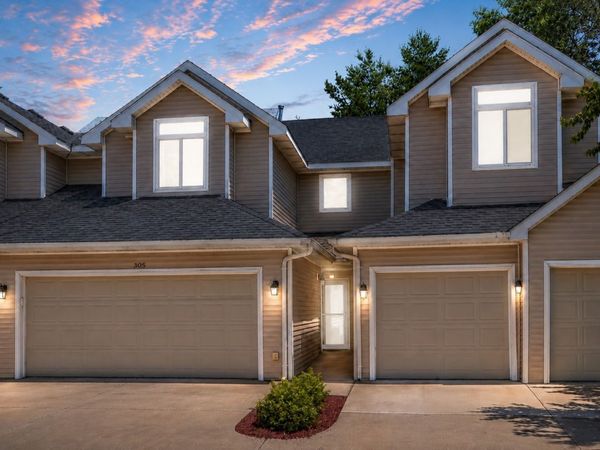 6800 Ashworth Road, Unit 305, West Des Moines, IA 50266
