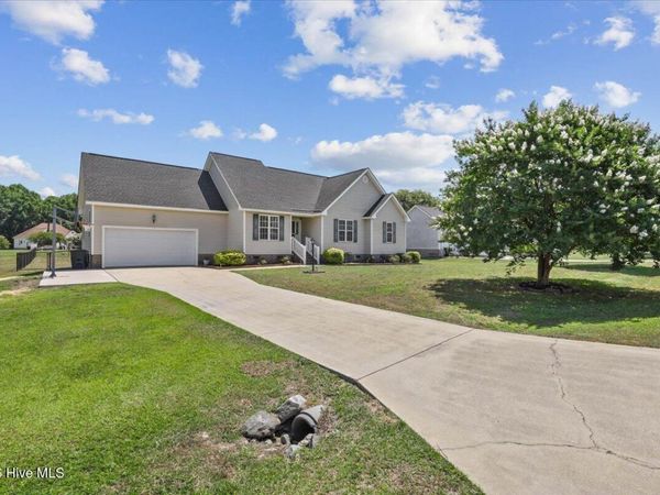 223 Sunridge Lane, Pikeville, NC 27863