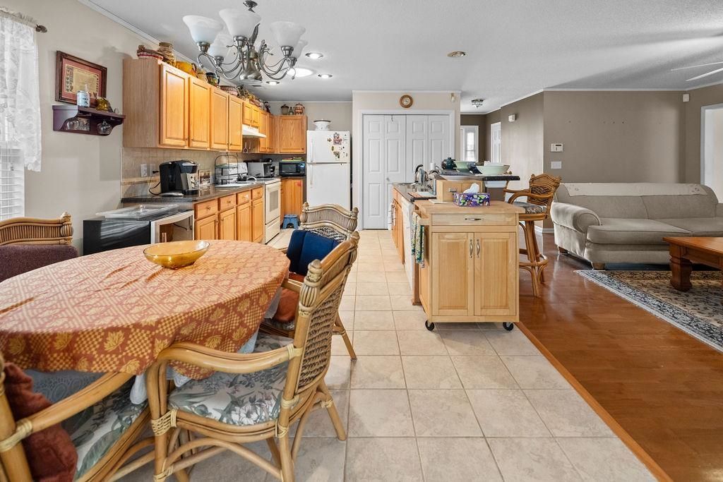 5801 Swift St. Photo 8