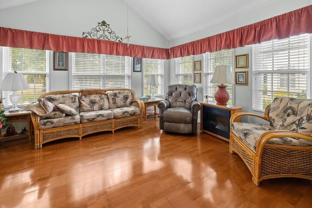 5801 Swift St. Photo 9