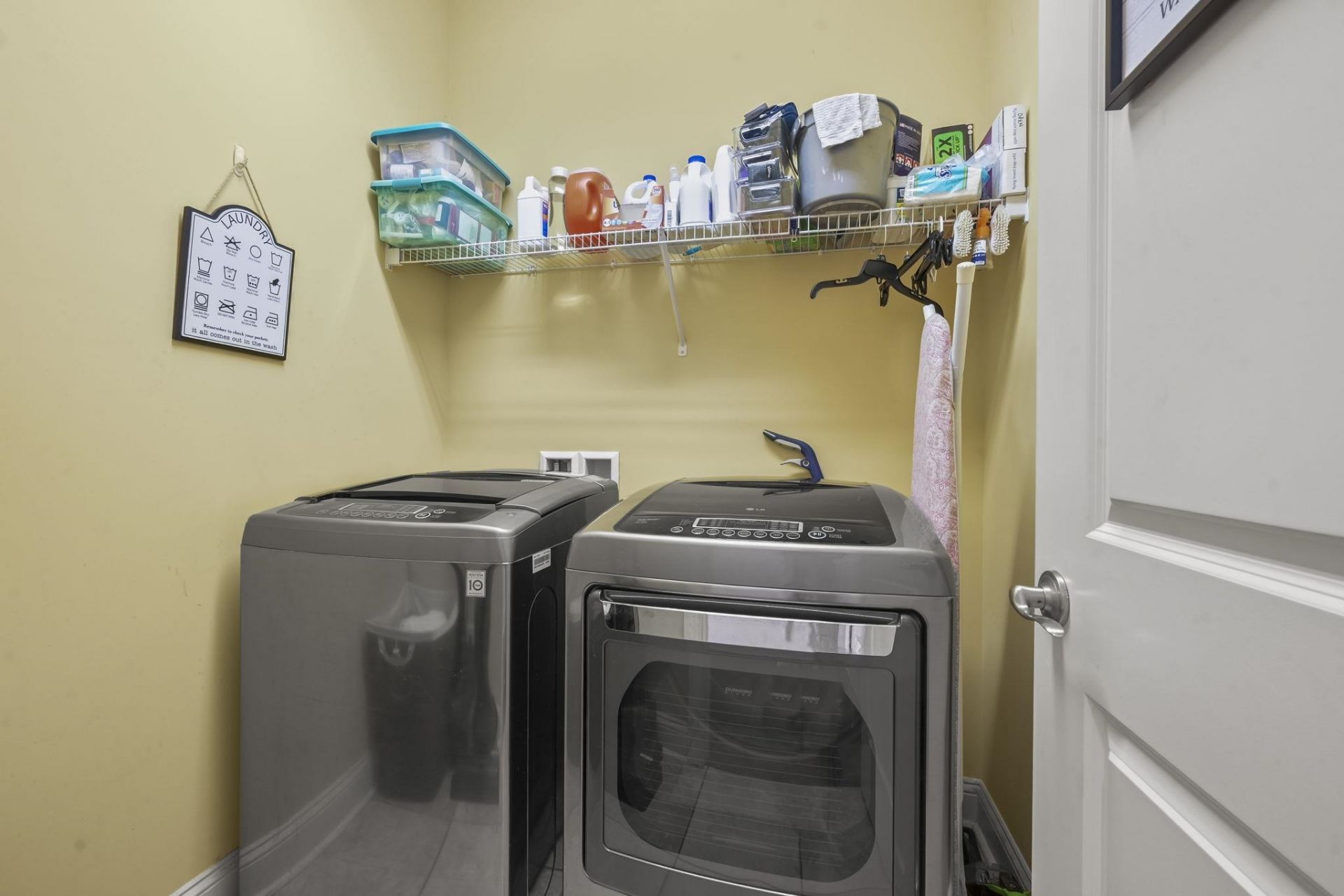 188 Dowenbury Dr. Photo 32