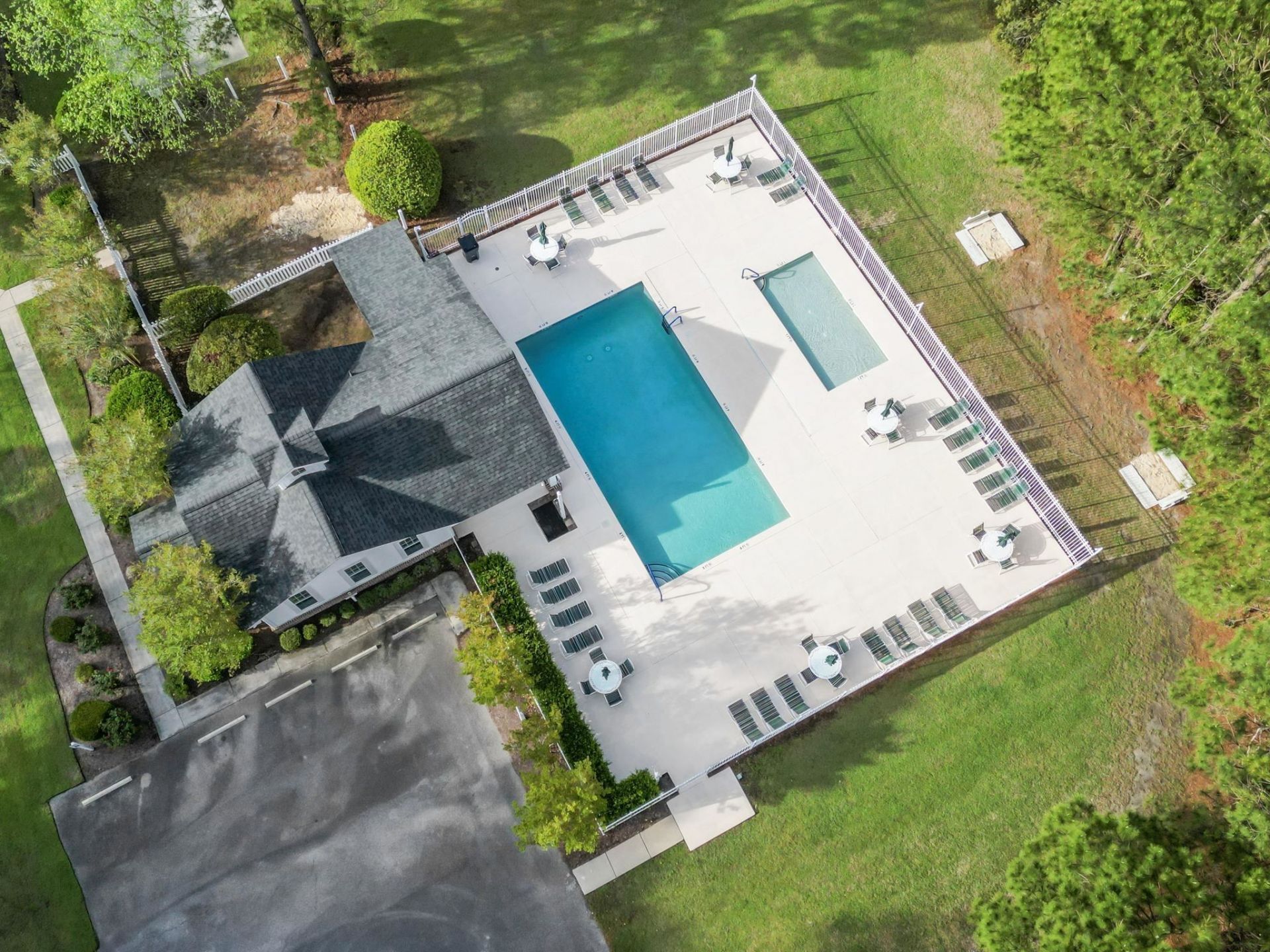 188 Dowenbury Dr. Photo 43