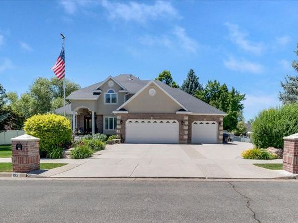 195 FAIRWAY DR , Smithfield, UT 84335