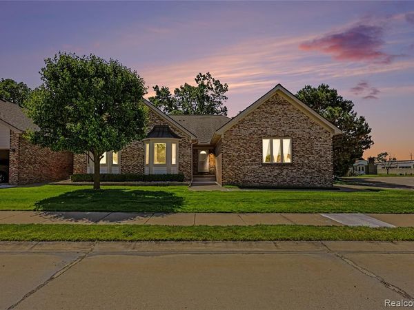 13750 Treeland Drive, Shelby Twp, MI 48315