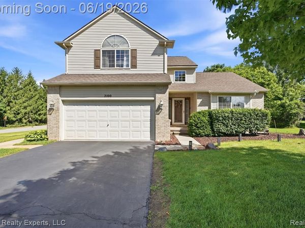 2100 Ore Creek Lane, Brighton Twp, MI 48114