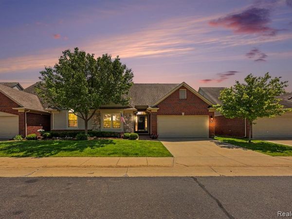 6670 Lexington Avenue S, Shelby Twp, MI 48317