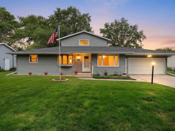 1248 APRIL LANE, Green Bay, WI 54304