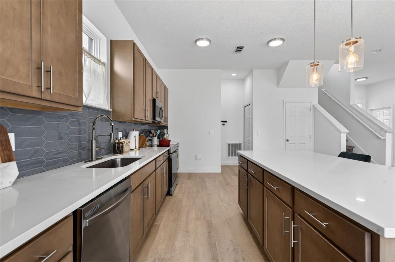 701 Dennis Avenue , Orlando, FL 32807 Photo