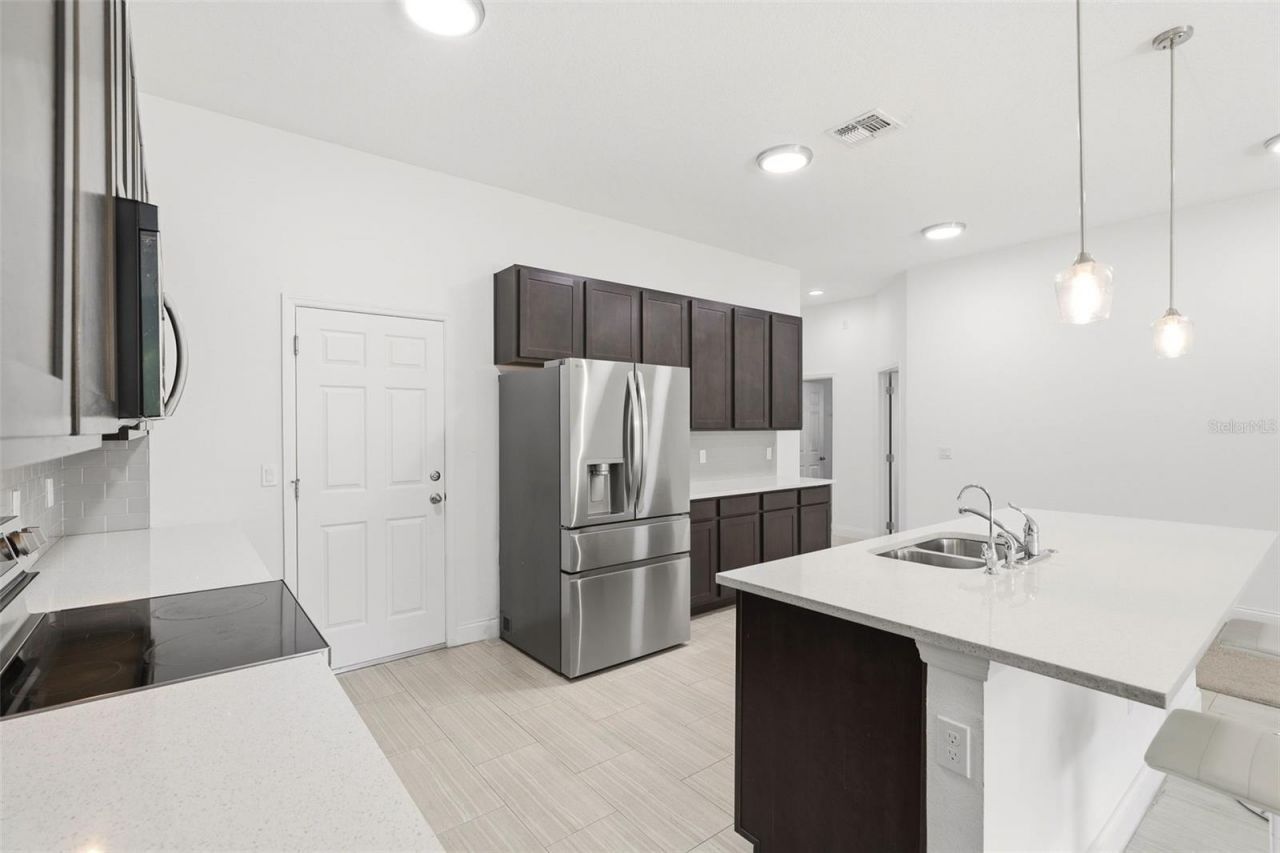 802 Reflection Lake Drive , Orlando, FL 32807 Photo
