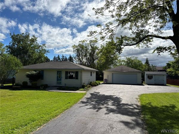 3777 Wolf Road, Hamburg, NY 14127