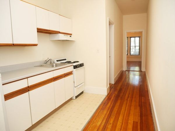 1382 Beacon, Unit 4, Brookline, MA 02446