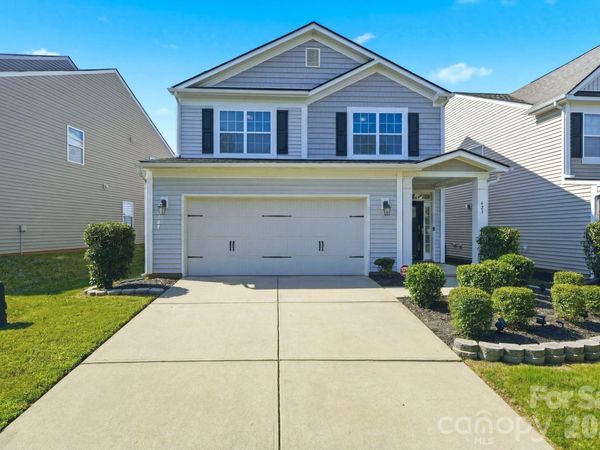 423 Knothole Lane, Charlotte, NC 28214