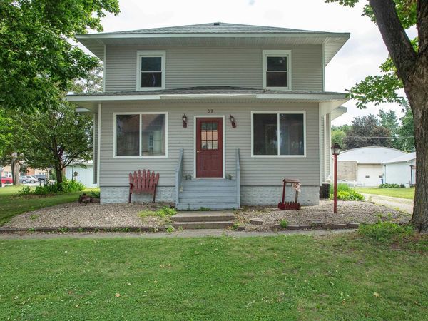 107 E Prospect St., Shell Rock, IA 50670