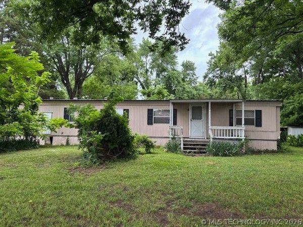 110 W McDaniel Street, Webbers Falls, OK 74470