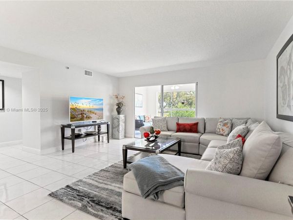 5876 Regal Glen Dr , Unit 101, Boynton Beach, FL 33437