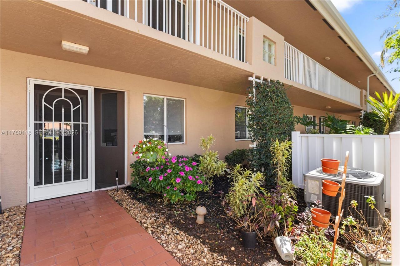 5876 Regal Glen Dr, Unit 101, Boynton Beach, FL 33437 Photo