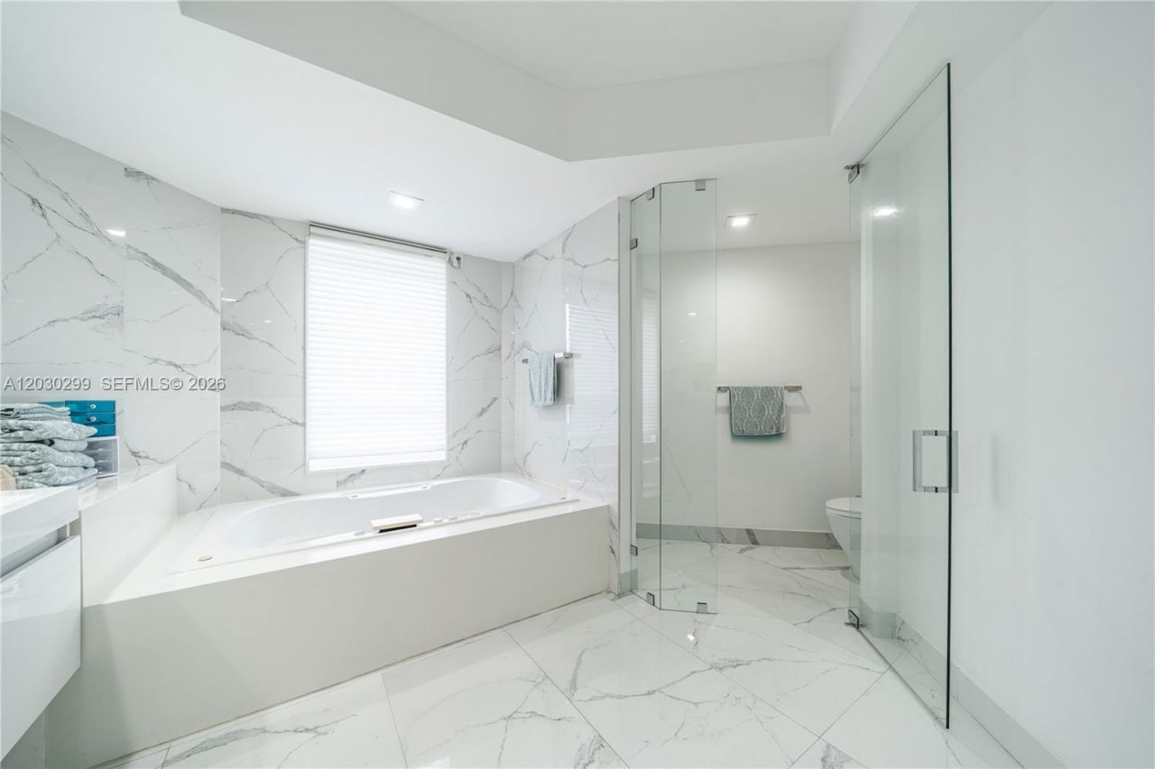 21050 Point Pl , Unit 2601, Aventura, FL 33180 Photo