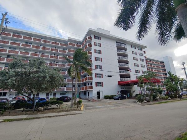 3660 NE 166th St, Unit 511, North Miami Beach, FL 33160
