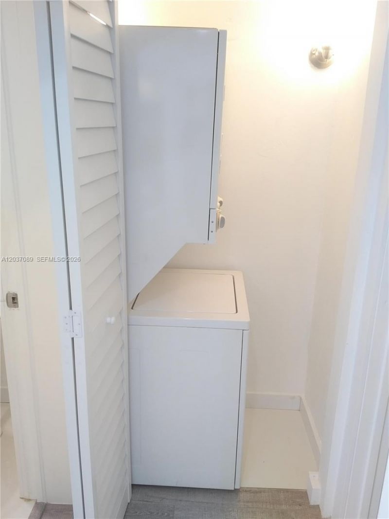 1525 Meridian Ave, Unit 205, Miami Beach, FL 33139 Photo