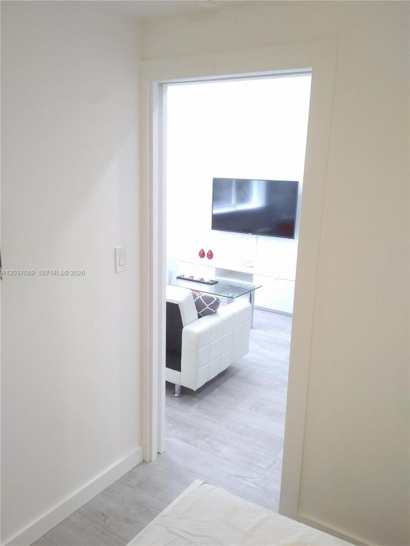 1525 Meridian Ave, Unit 205, Miami Beach, FL 33139 Photo