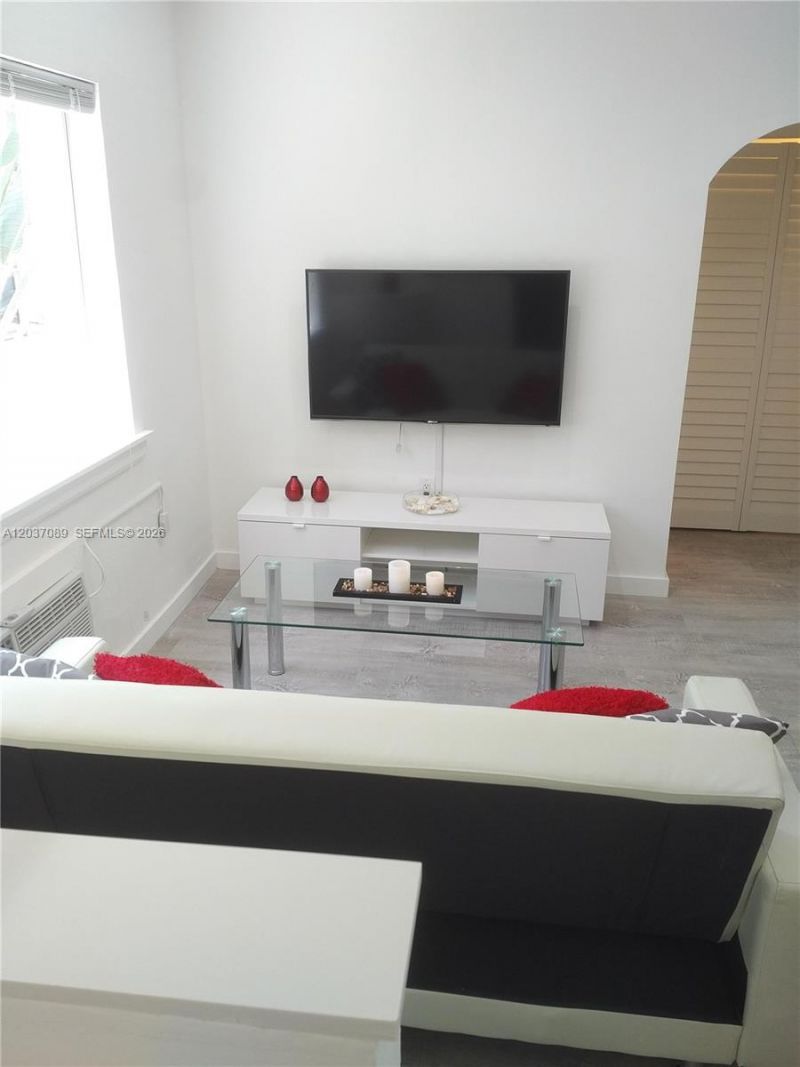 1525 Meridian Ave, Unit 205, Miami Beach, FL 33139 Photo