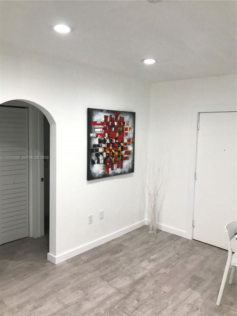 1525 Meridian Ave, Unit 205, Miami Beach, FL 33139 Photo