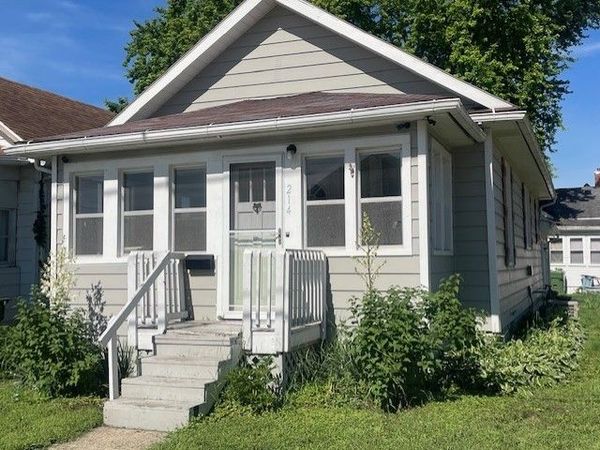 214 N 3RD Street , Clinton, IA 52732