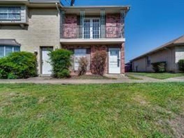14 W Townhouse Lane, Unit 34, Grand Prairie, TX 75052