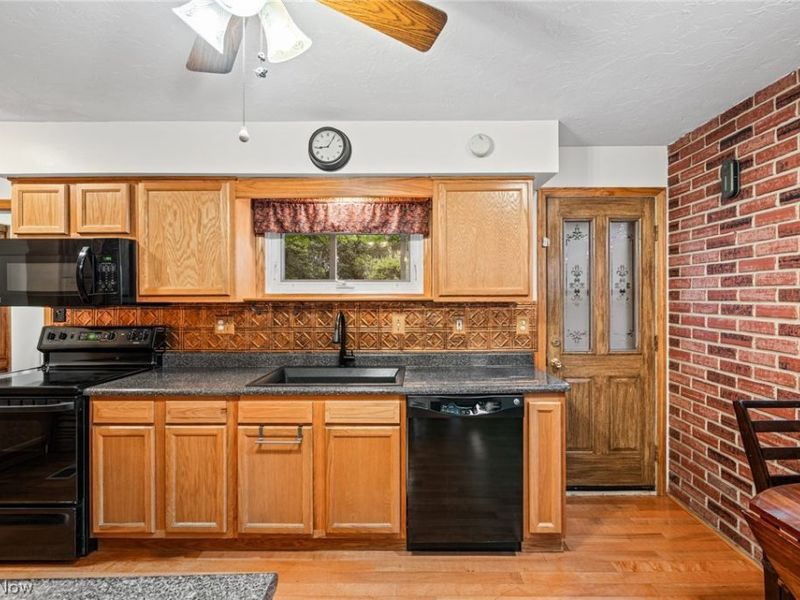 1973 Pinewood Drive, Brunswick, OH 44212 Photo 12