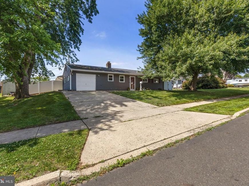 49 Meadow Lane , Levittown, PA 19054 Main Photo