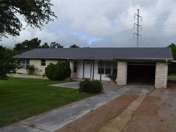 1502 Sherrard ST , Burnet, TX 78611